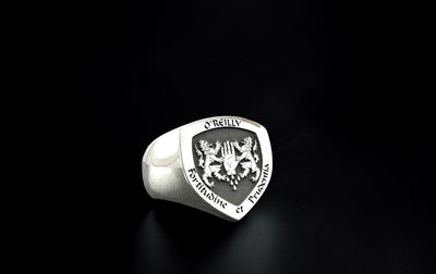 CUSTOM MADE FAMILY CREST RING